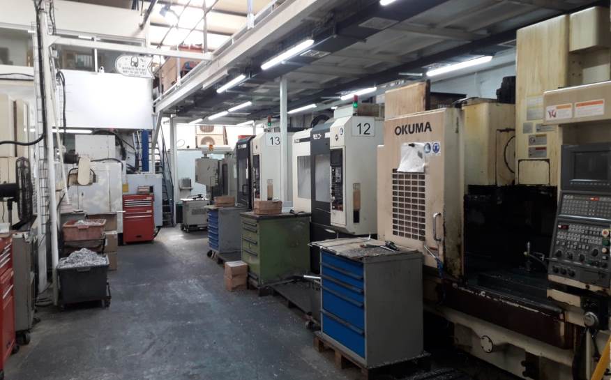 קו מכונות CNC במפעל